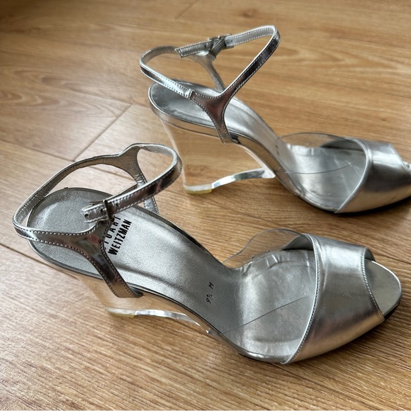 Stuart Weitzman silver wedge heel. Clear heel, great condition size 9.5 - Picture 3 of 5